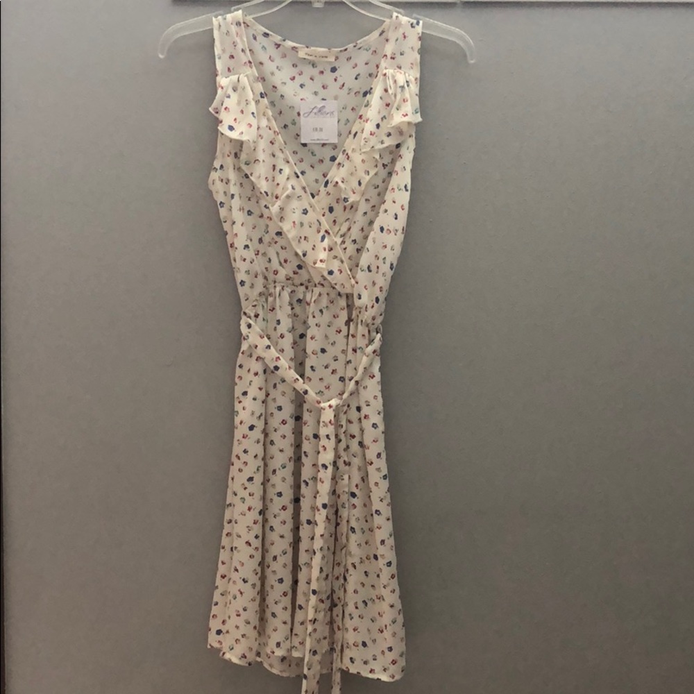 Cute boutique dress with ruffles